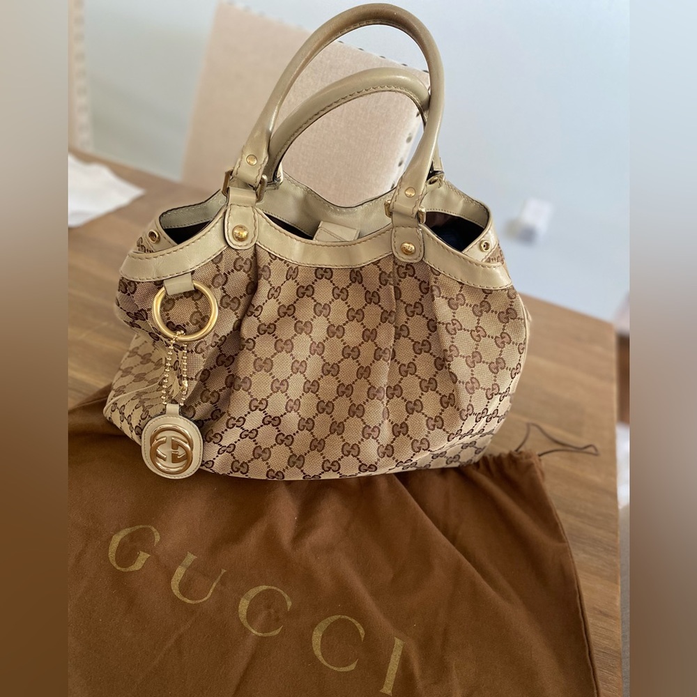 GUCCI SUKEY bag in beige